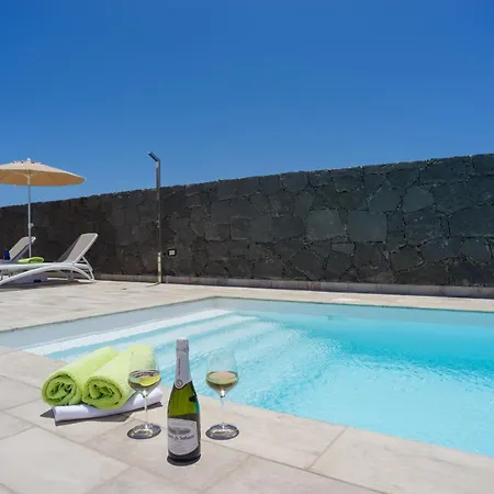 Ereza Artenara فيلة *